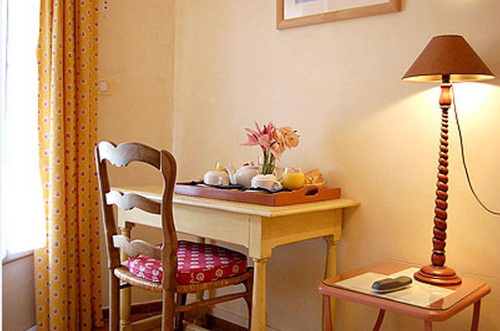 פורקרול Auberge Des Glycines חדר תמונה