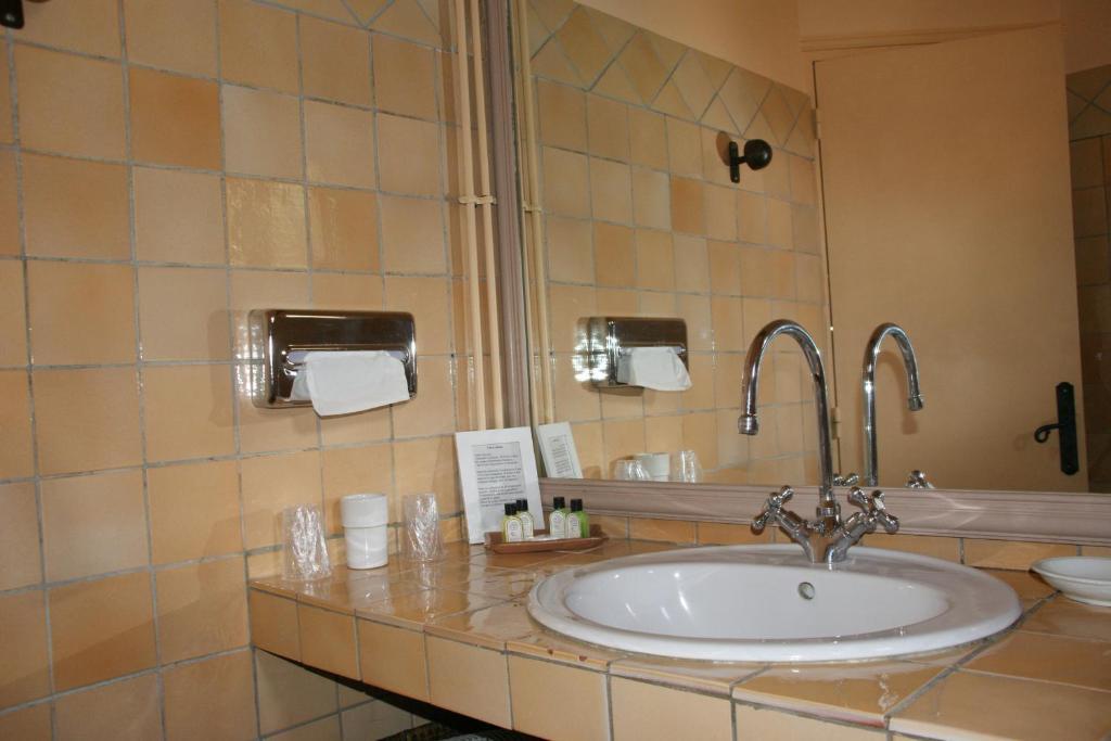 פורקרול Auberge Des Glycines חדר תמונה