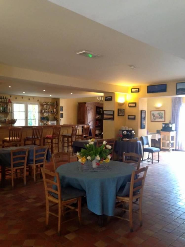 פורקרול Auberge Des Glycines מראה חיצוני תמונה
