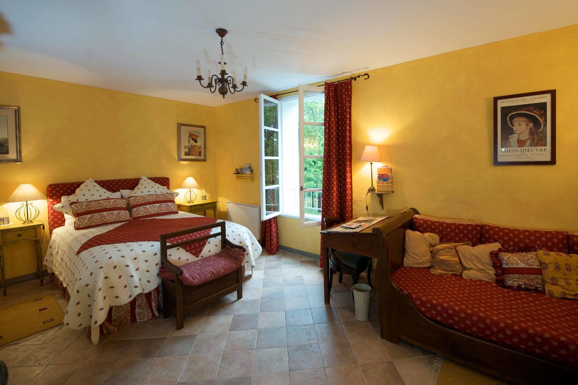 פורקרול Auberge Des Glycines מראה חיצוני תמונה