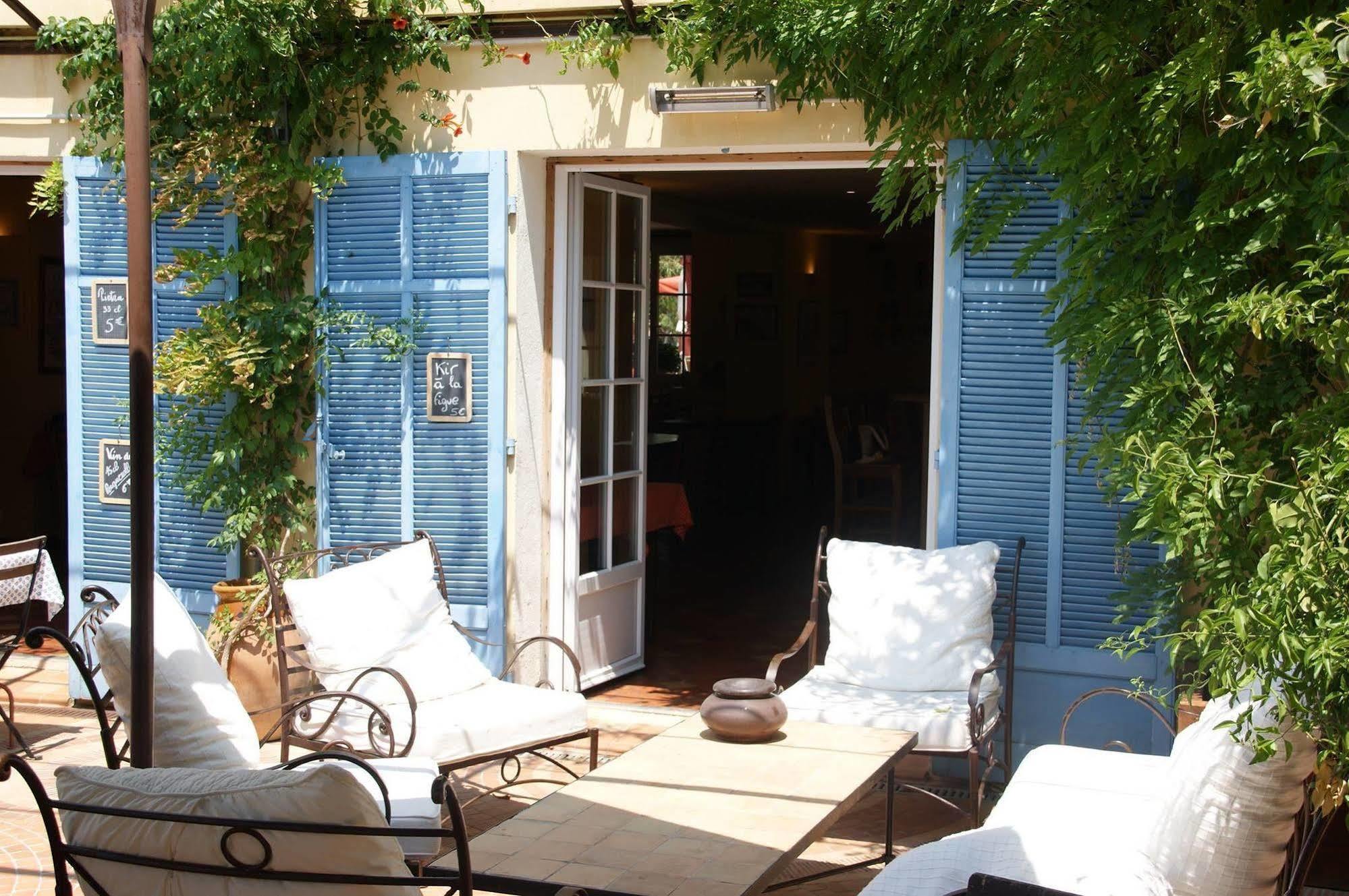 פורקרול Auberge Des Glycines מראה חיצוני תמונה
