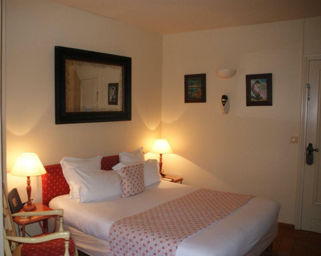 פורקרול Auberge Des Glycines מראה חיצוני תמונה