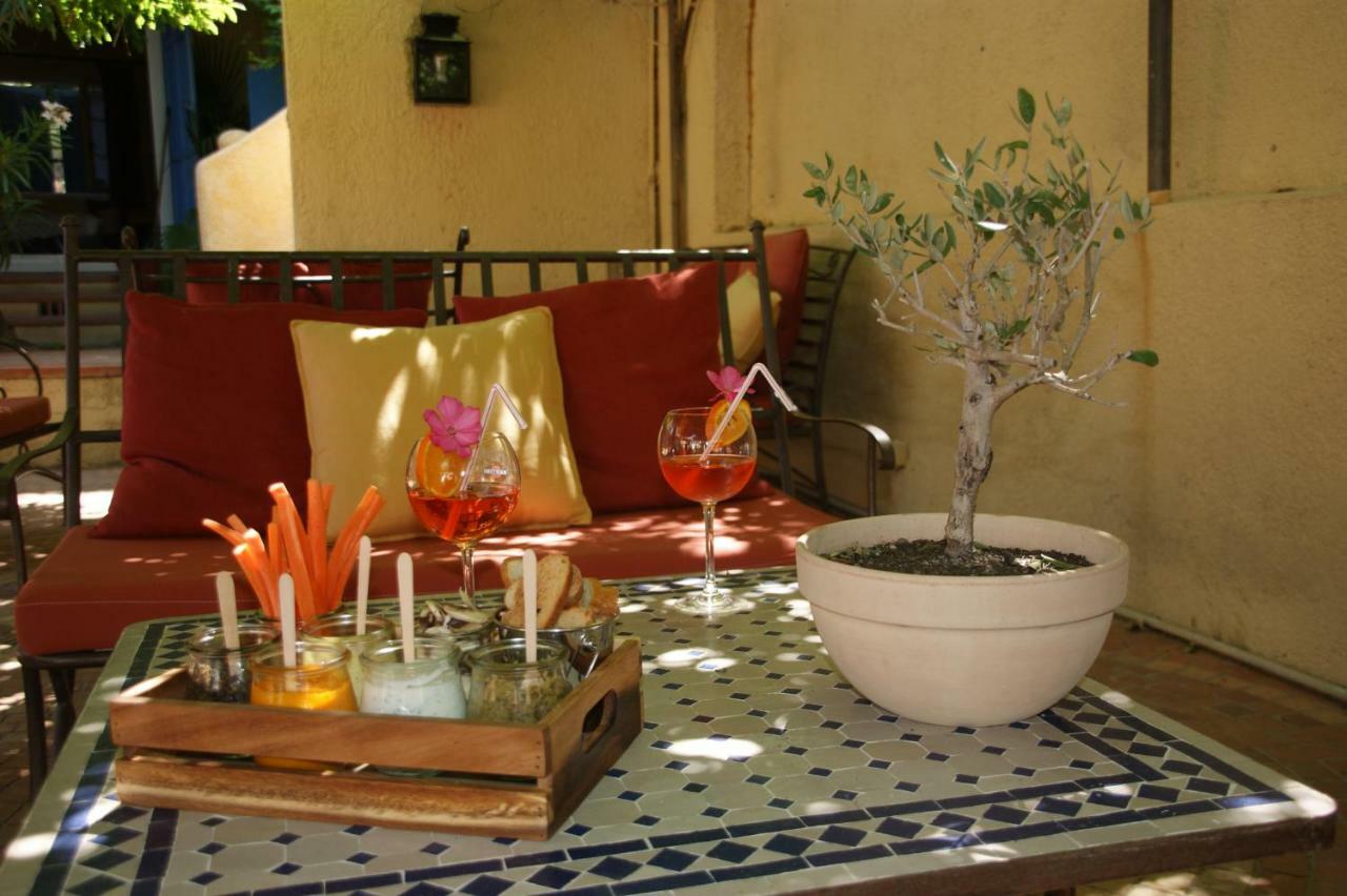 פורקרול Auberge Des Glycines מראה חיצוני תמונה