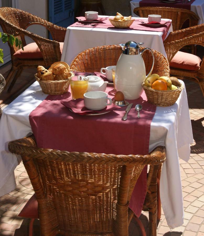 פורקרול Auberge Des Glycines מראה חיצוני תמונה