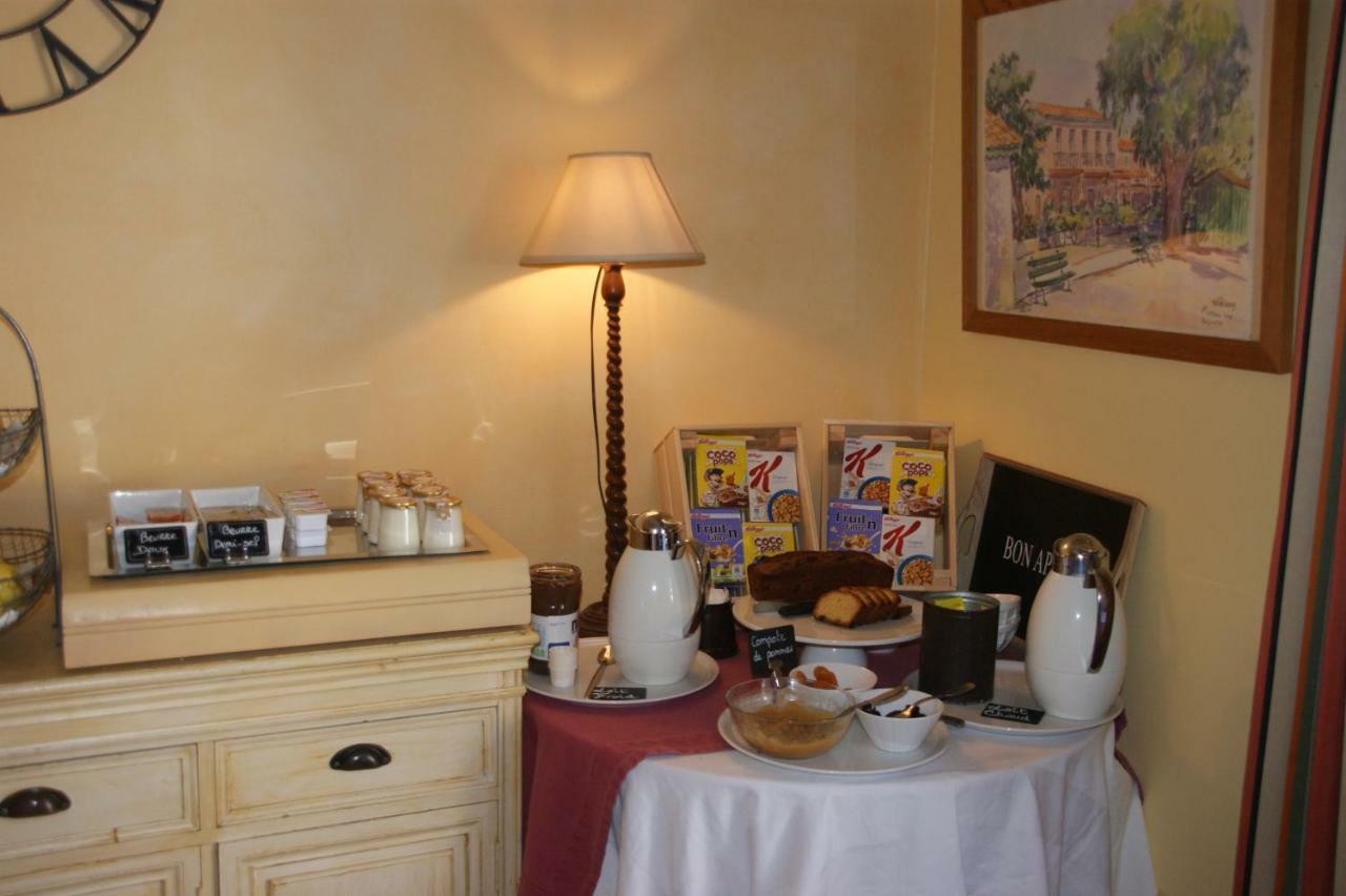 פורקרול Auberge Des Glycines מראה חיצוני תמונה